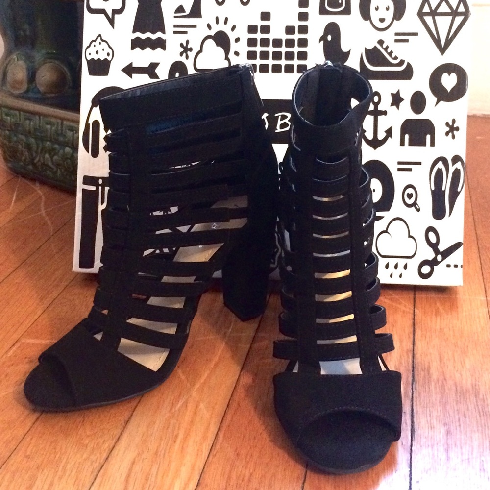 ❤️ Bamboo Rampage caged heels